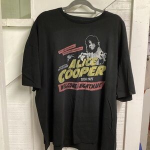 Alice Cooper Welcome to my Nightmare Tour Graphic T-Shirt